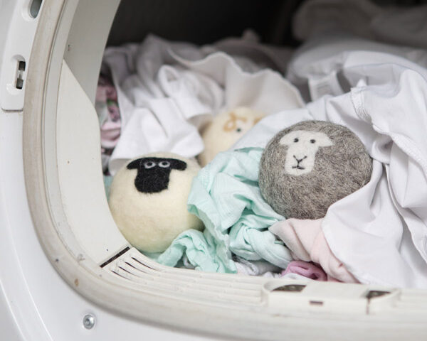 Wool laundry dryer balls