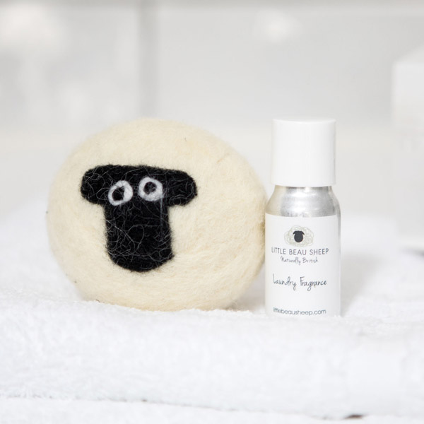 Suffolk sheep wool laundry dryer ball and laundry oil fragrance set